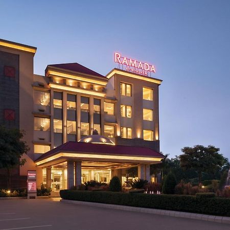 Ramada By Wyndham Varanasi Katesar Chandauli ภายนอก รูปภาพ