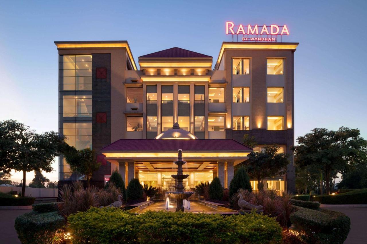 Ramada By Wyndham Varanasi Katesar Chandauli ภายนอก รูปภาพ
