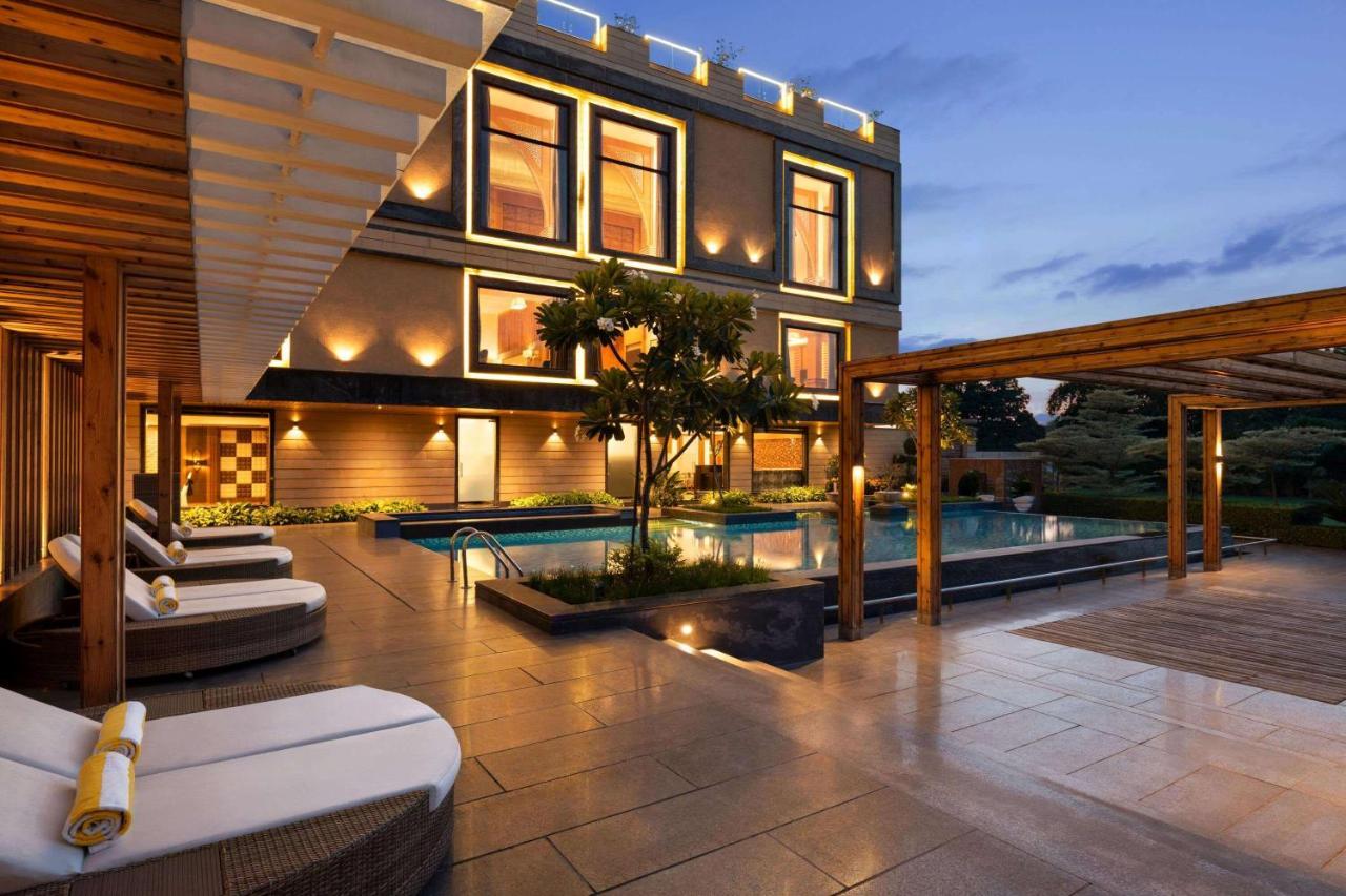 Ramada By Wyndham Varanasi Katesar Chandauli ภายนอก รูปภาพ
