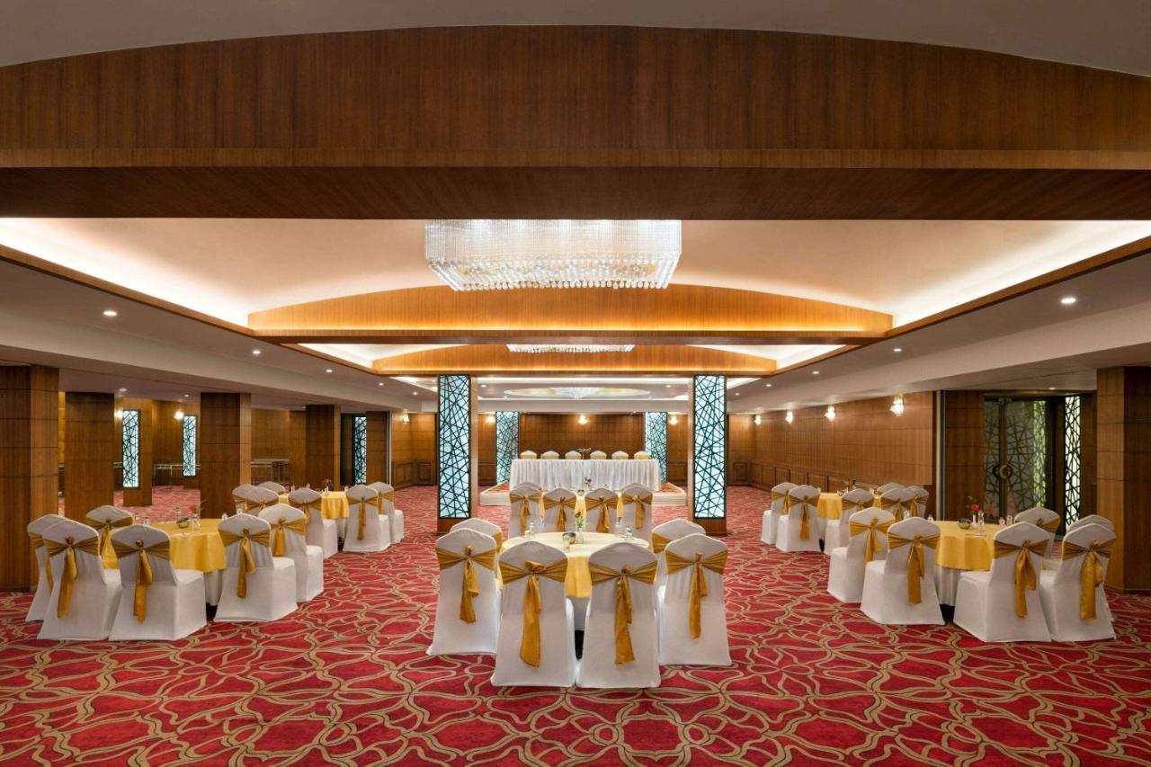 Ramada By Wyndham Varanasi Katesar Chandauli ภายนอก รูปภาพ