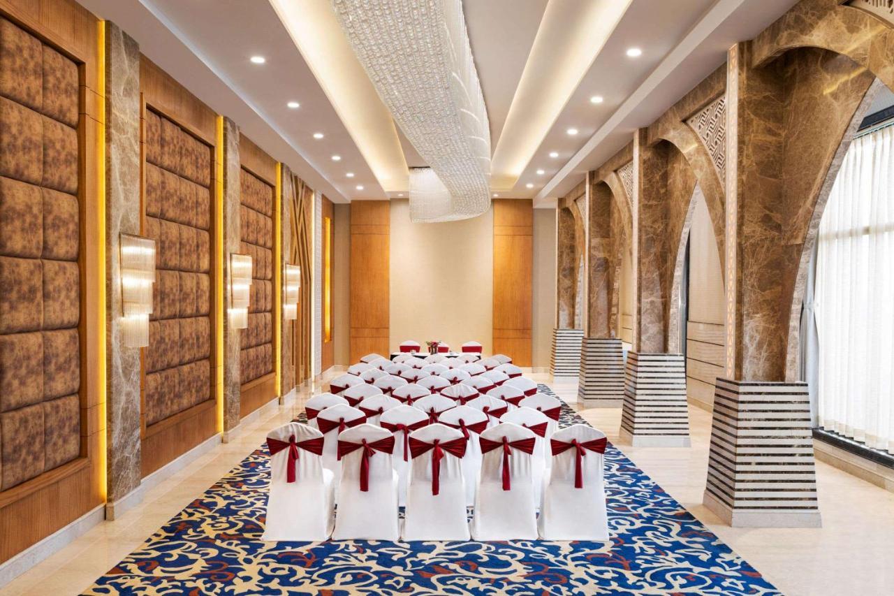 Ramada By Wyndham Varanasi Katesar Chandauli ภายนอก รูปภาพ