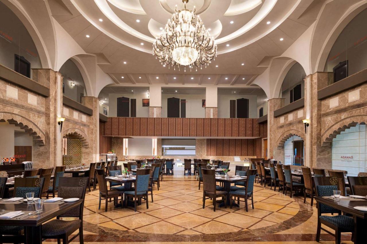 Ramada By Wyndham Varanasi Katesar Chandauli ภายนอก รูปภาพ