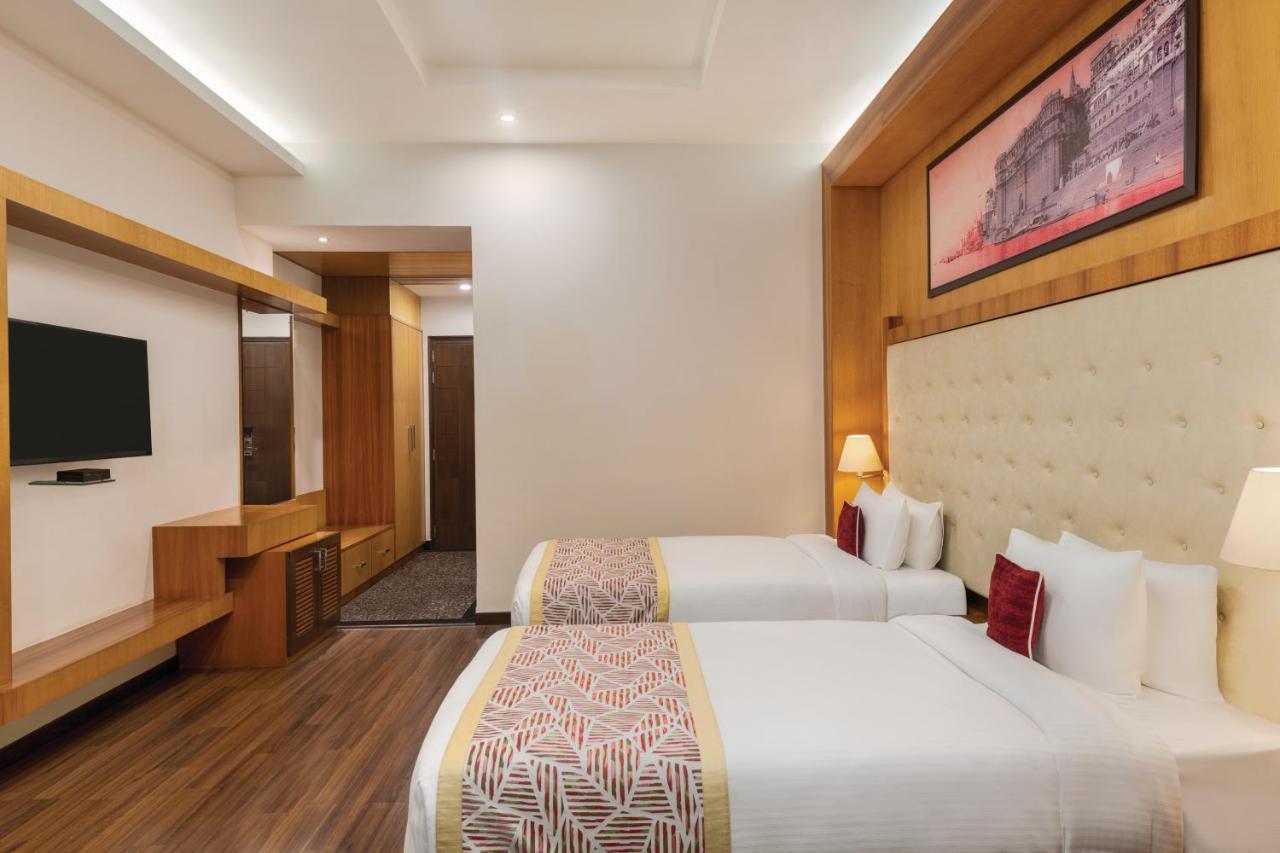 Ramada By Wyndham Varanasi Katesar Chandauli ภายนอก รูปภาพ