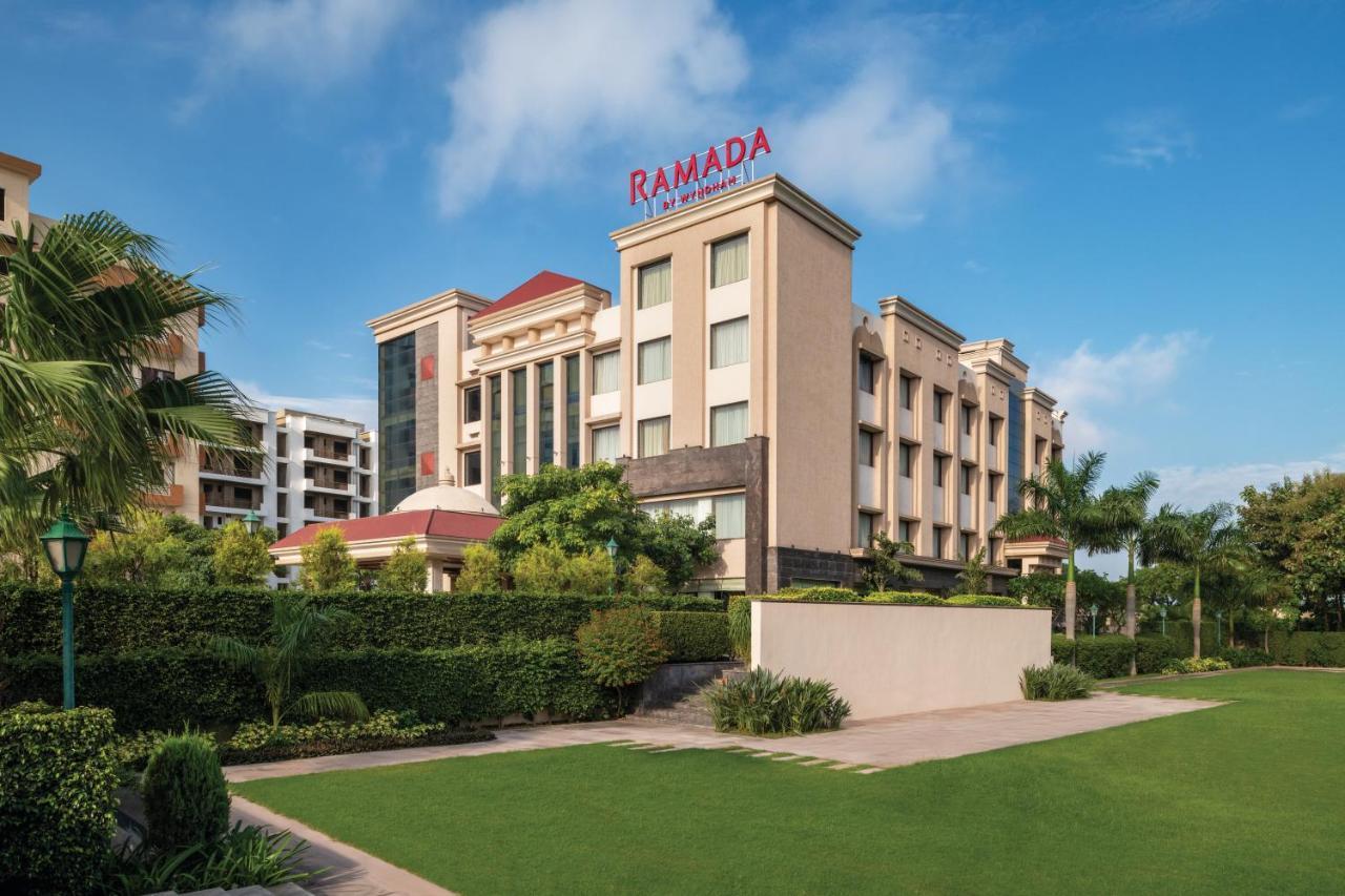 Ramada By Wyndham Varanasi Katesar Chandauli ภายนอก รูปภาพ