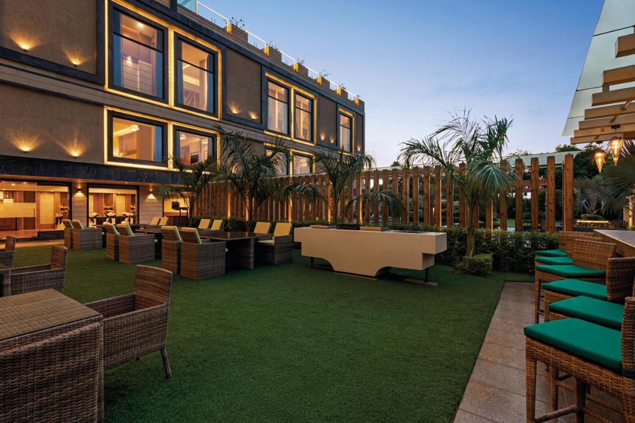 Ramada By Wyndham Varanasi Katesar Chandauli ภายนอก รูปภาพ