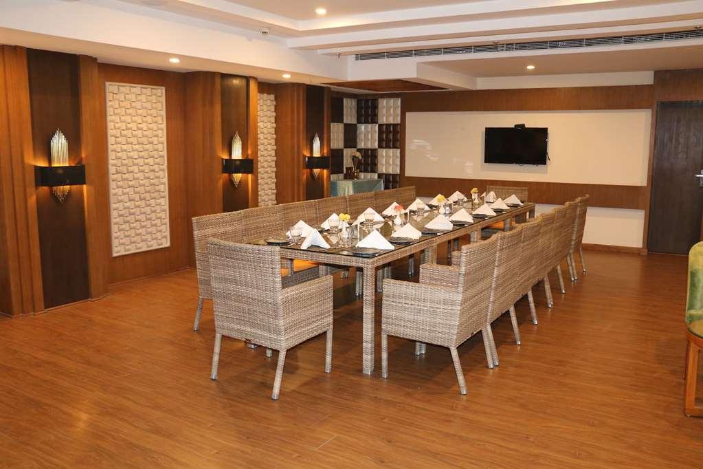 Ramada By Wyndham Varanasi Katesar Chandauli สิ่งอำนวยความสะดวก รูปภาพ